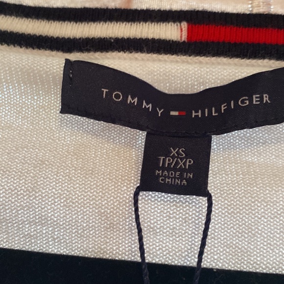 •TOMMY HILFIGER • WHITE V NECK SWEATER XS LONG SLEEVE - Picture 6 of 6